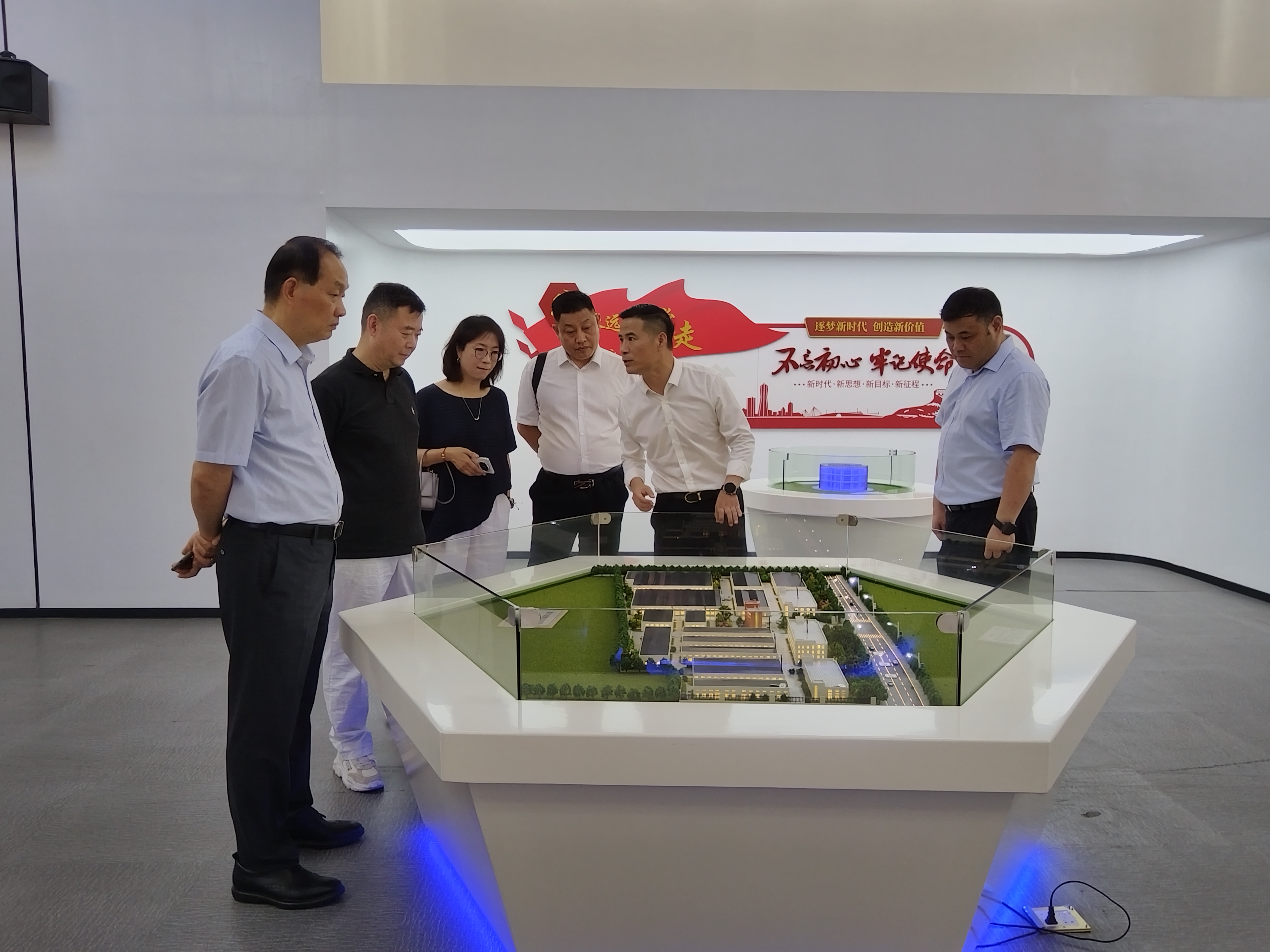 浙江游览投资集团副总经理蔡耘一行莅临j9国际站备用文创集团调研领导