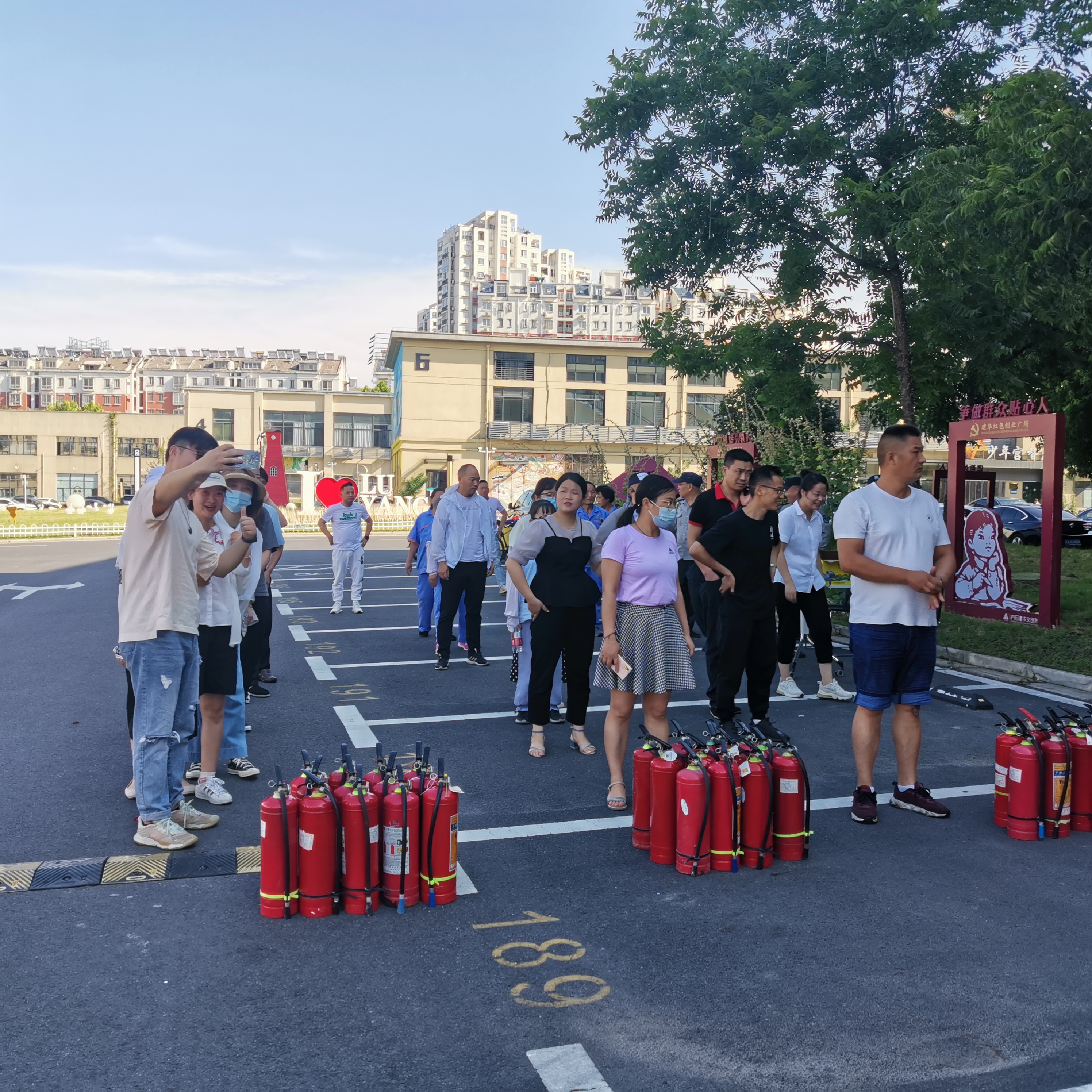 “勤抓演练，常驻安全”庐阳j9国际站备用文创园发展消防演习活动