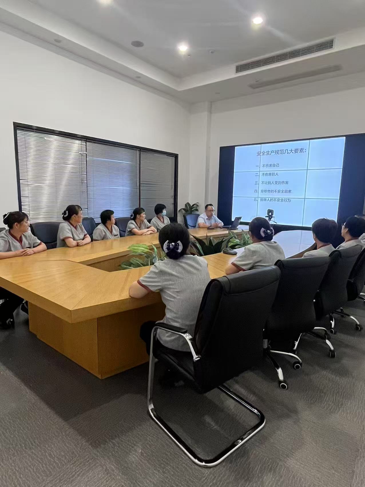 人人讲安全，个个会应急——j9国际站备用文创集团扎实发展“安全出产月”系列活动