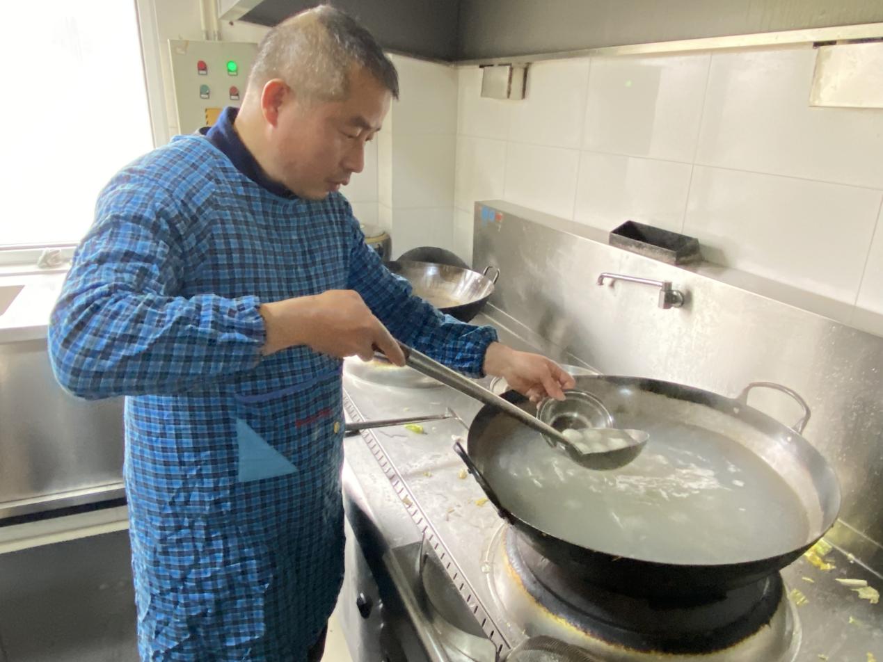 幼幼汤圆庆元宵，浓浓真情暖人心