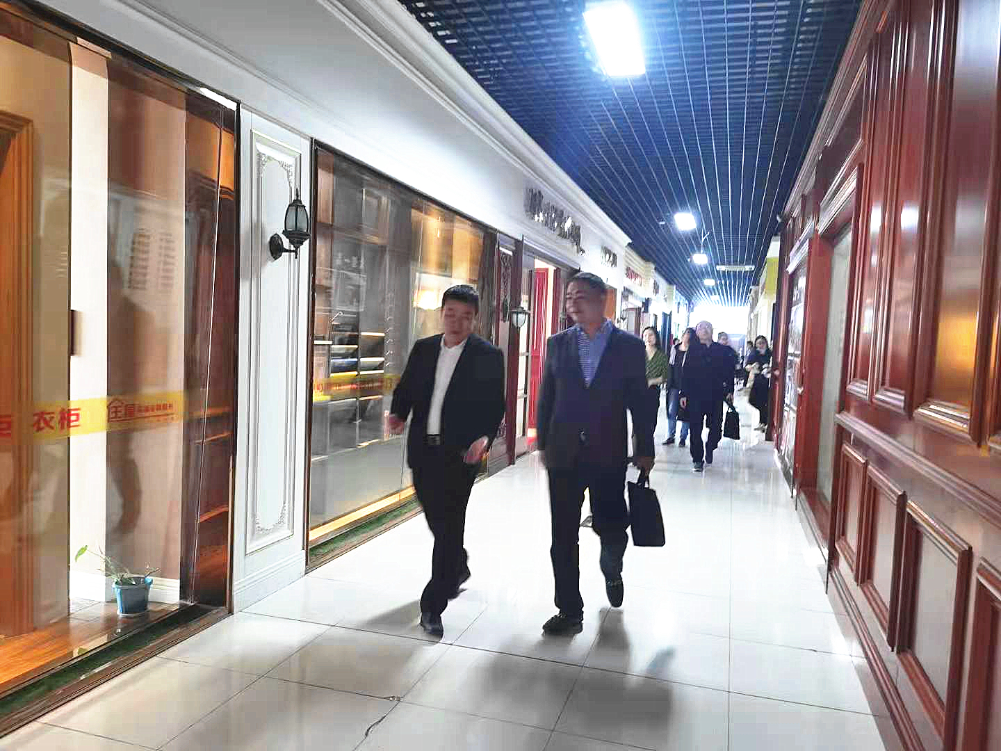 1j9国际站备用市场走访.jpg